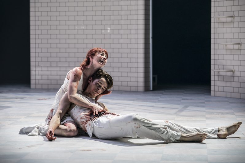 Romeo (Paris Fitzpatrick) and Juliet (Cordelia Braithwaite)