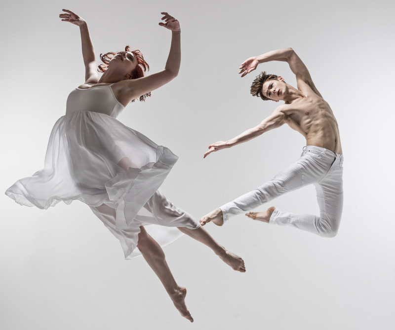 Juliet (Cordelia Braithwaite) and Romeo (Paris Fitzpatrick)